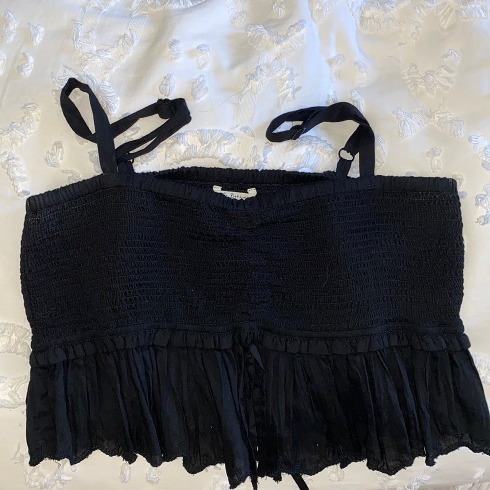 Aritzia Wilfred black cropped top size medium
